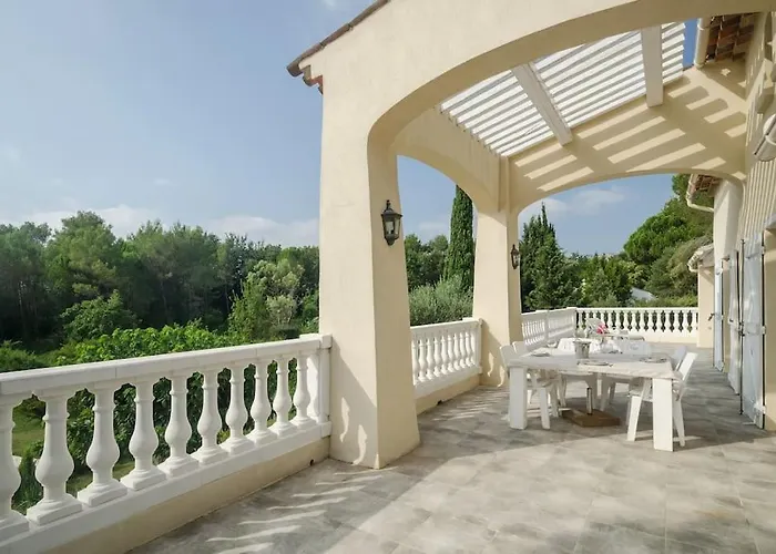 Villa Rhea