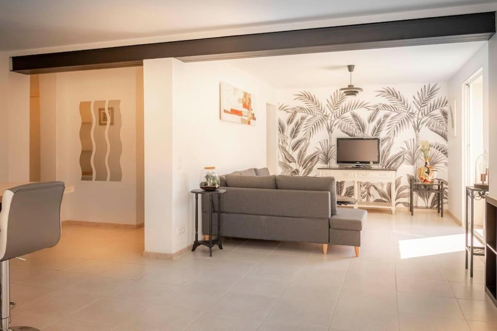 Rhea Villa *